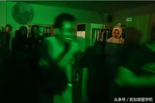 新加坡国家图书馆也搞副业,当年让我爱上读书的它居然要吓死人……