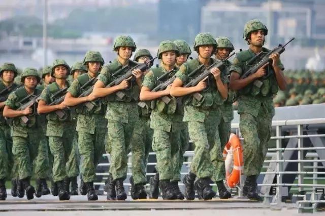 从Ah Boy 到 Ah Man,坡岛男们服兵役前后变化竟这么大~